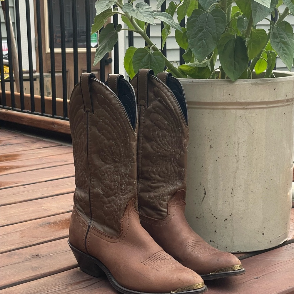 Ladies Laredo Brown Leather Pointed Toe Western Cowgirl Boots